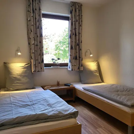 Ferien-und Geschaeftshaus Kunellis Leonie Апартаменты *